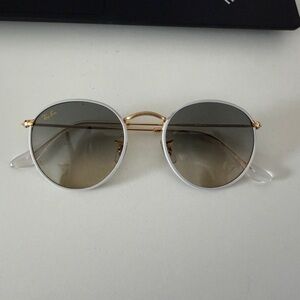 Ray-Ban Round Sunglasses - Gold Bridge, White Frames, Gray Lenses